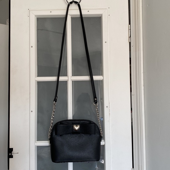 Betsy Johnson black cross body purse - Picture 11 of 11